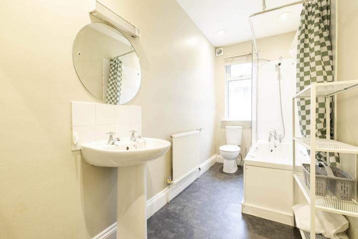 Modern and Central Apartment Belton Road, Willesden Green